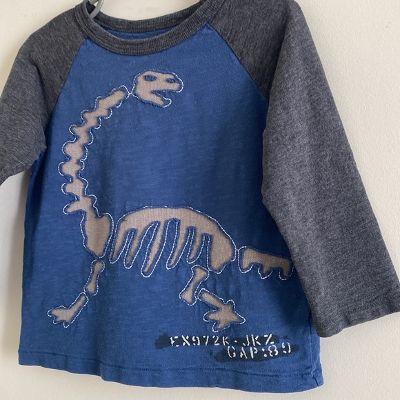 BabyGAP Toddler Boy Long Sleeve Dinosaur Tee - Picture 3 of 15